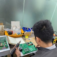 Sửa chữa bo mạch trong Role điều khiển Recloser